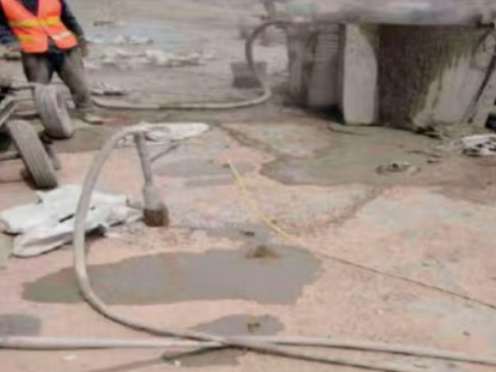 黄石水泥混凝土路面板底注浆技术 路面脱空注浆整治方案